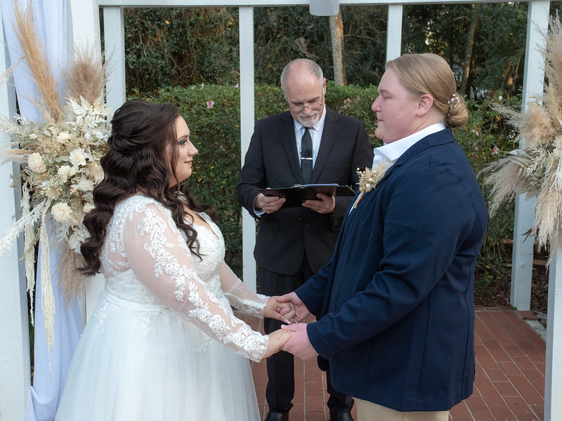 Happy Couple Getting Married With Ceremonies By Ray At All Inclusive Weddings Orlando