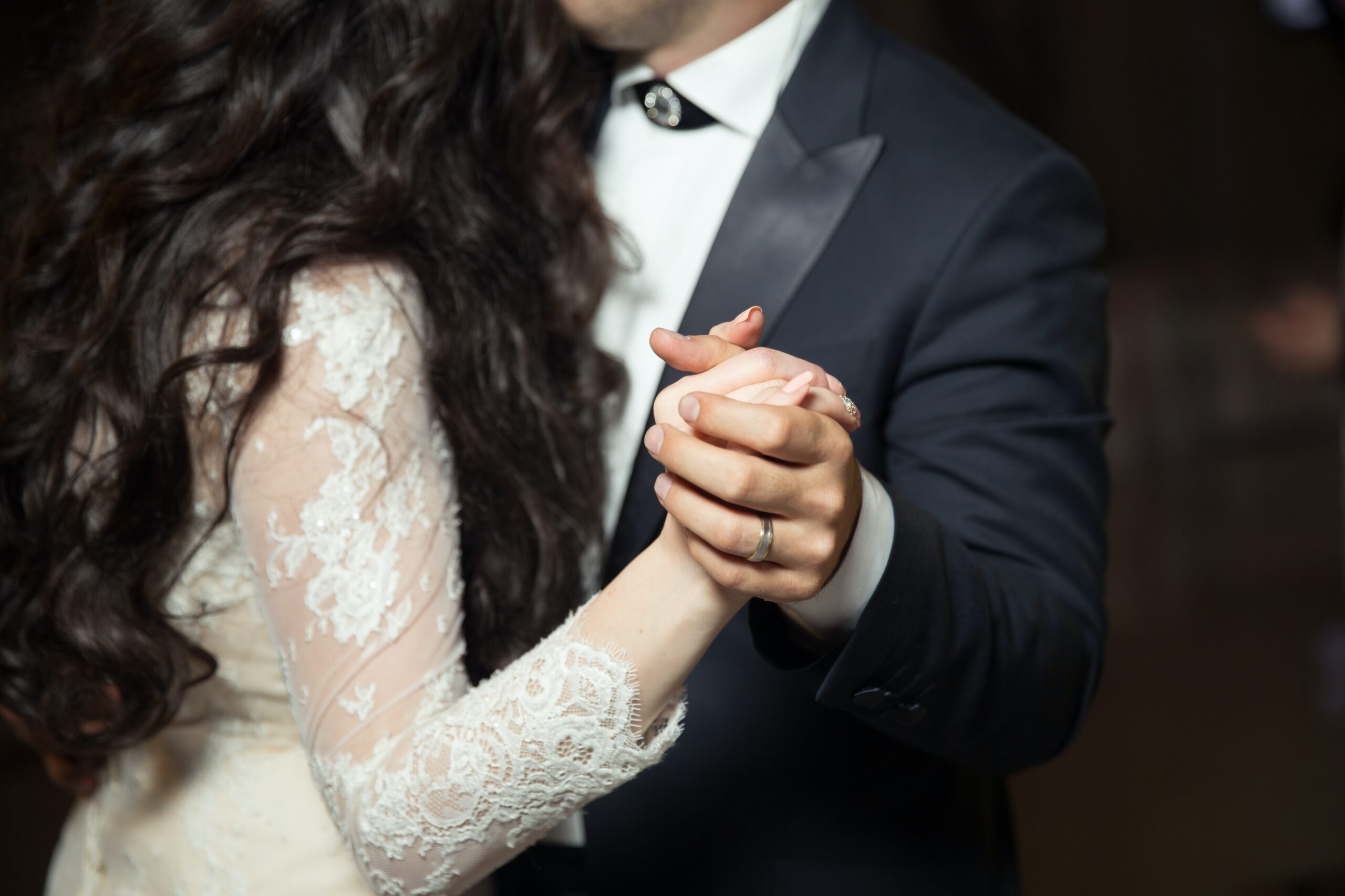 All Inclusive Weddings Orlando Newly Weds Dancing To DJ Icon